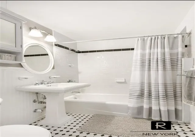 Photo 4 of House for sale at 305 W 55th Street #3-A, New York City, NY 10019 | MLS# RLS20075750 | Listing updated on 2026-08-30