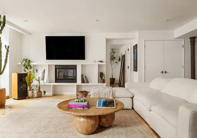 Photo 3 of Single family home for sale at 374 Broome St #4N, New York City, NY 10013 | MLS# RLS20075807 | Listing updated on 2026-08-31