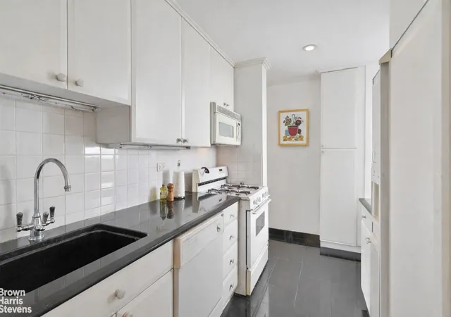 Photo 2 of House for sale at 444 E 86th Street #PHH, New York City, NY 10028 | MLS# RLS20076104 | Listing updated on 2026-09-03