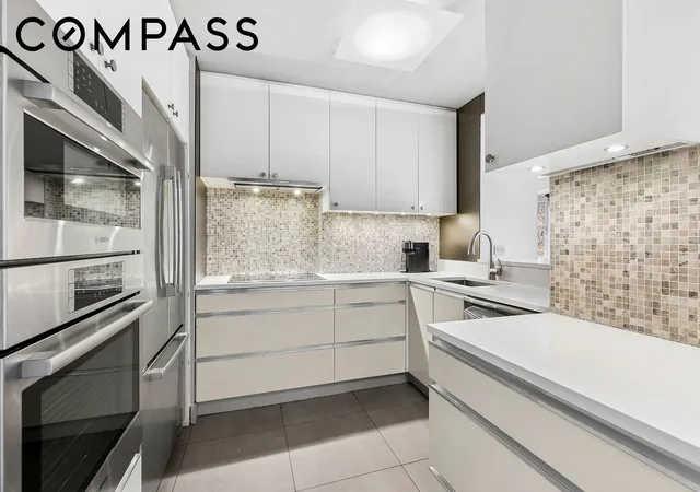 Listing Photo 4 - Condo for sale in building located at 1065 Park Ave, New York City, NY 10128 - Unit #4BC