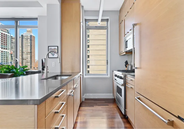 Photo 3 of House for sale at 333 E 91st Street #8A, New York City, NY 10128 | MLS# RLS20077736 | Listing updated on 2026-10-01
