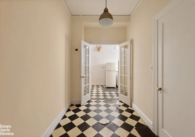Listing Photo 4 - Condo for sale in building located at 320 W 86Th St, New York City, NY 10024 - Unit #5A