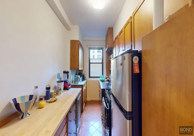 Listing Photo 2 - Condo for sale in building located at 20 W 84Th St, New York City, NY 10024 - Unit #3D