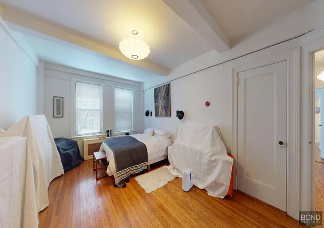 Listing Photo 1 - Condo for sale in building located at 20 W 84Th St, New York City, NY 10024 - Unit #3D