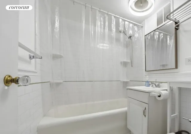 Photo 4 of House for sale at 320 E 42nd Street #2117, New York, NY 10017 | MLS# RLS20081941 | Listing updated on 2026-08-30