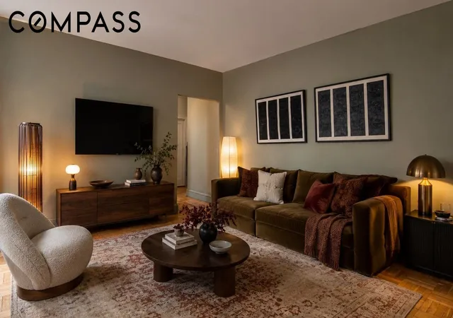 Listing Photo 1 - Condo for sale in building located at 907 5Th Ave, New York City, NY 10021 - Unit #4F
