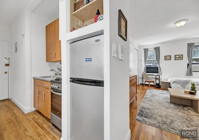 Photo 3 of Sale Pending at 26 Bedford St #2B, New York, NY 10014 | MLS# RLS20082690 | Listing updated on 2026-09-25