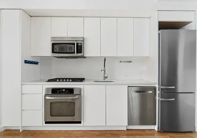 Listing Photo 3 - Condo for sale in building located at 90 William St, New York City, NY 10038 - Unit #8H
