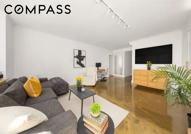 Photo 3 of Sale Pending at 150 E 61st Street #2A, New York City, NY 10065 | MLS# RLS20083229 | Listing updated on 2026-08-31