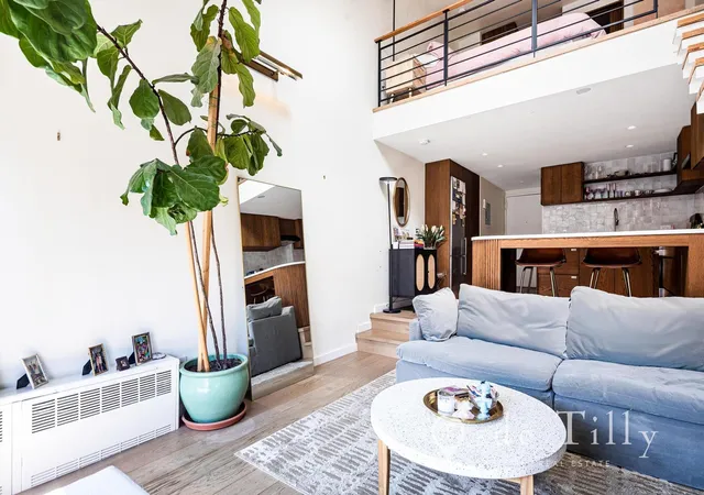 Photo 4 of House for sale at 211 Thompson St #PH-6E, New York City, NY 10012 | MLS# RLS20084800 | Listing updated on 2026-09-18