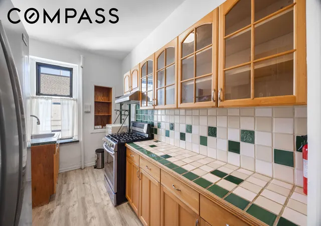 Listing Photo 4 - Condo for sale in building located at 179 Ocean Pkwy, New York, NY 11218 - Unit #4H