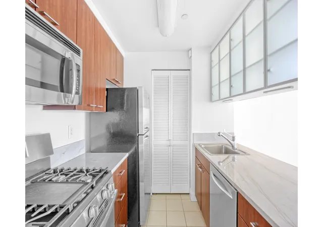 Photo 3 of Sale Pending at 215 E 96th Street #28N, New York, NY 10128 | MLS# RLS20086094 | Listing updated on 2026-09-13