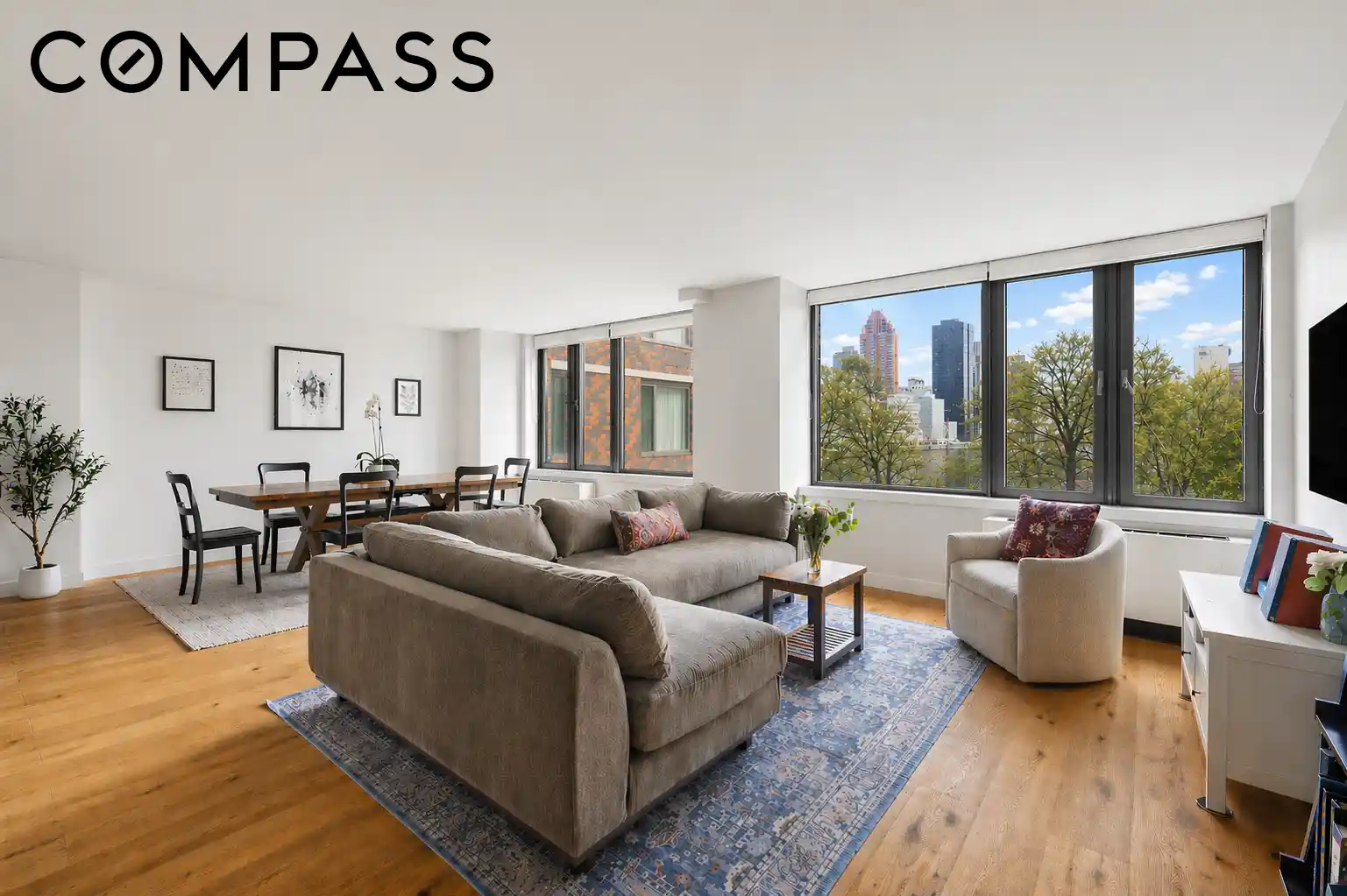 Listing Photo 1 - Condo for sale in 455 Main St located at 455 Main St, New York City, NY 10044 - Unit #4GH