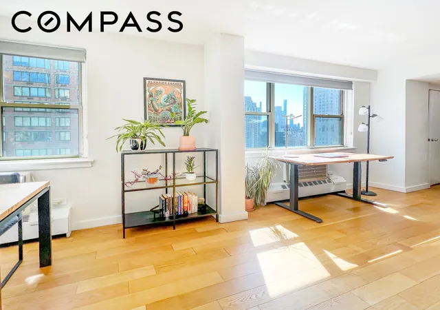 Listing Photo 2 - Condo for sale in building located at 333 E 79Th St, New York City, NY 10075 - Unit #21M