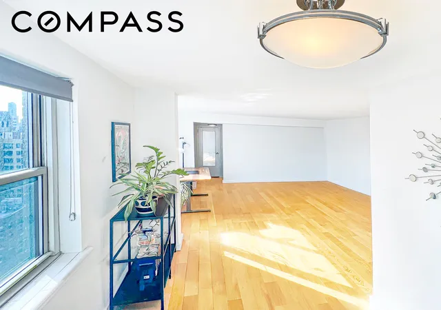 Listing Photo 3 - Condo for sale in building located at 333 E 79Th St, New York City, NY 10075 - Unit #21M