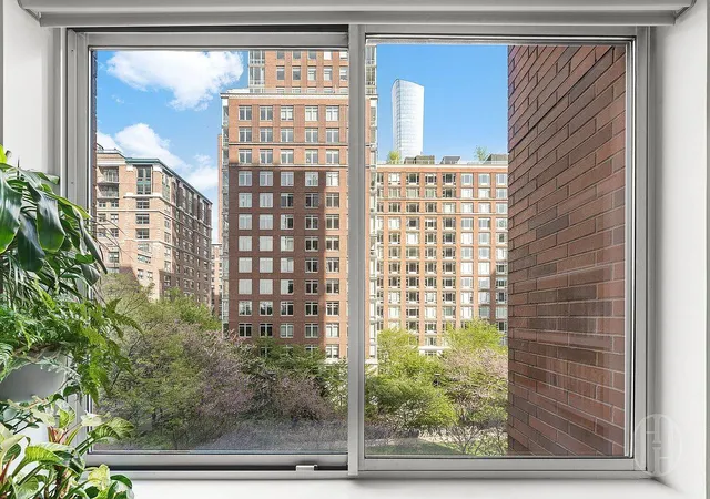 Photo 3 of Sale Pending at 212 Warren St #5N, New York, NY 10282 | MLS# RLS20086856 | Listing updated on 2026-08-31