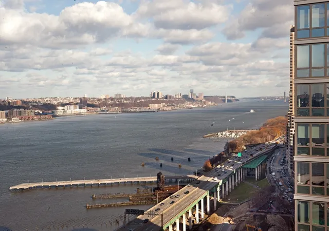 Listing Photo 4 - Condo for sale in building located at 60 Riverside Blvd, New York City, NY 10069 - Unit #2802