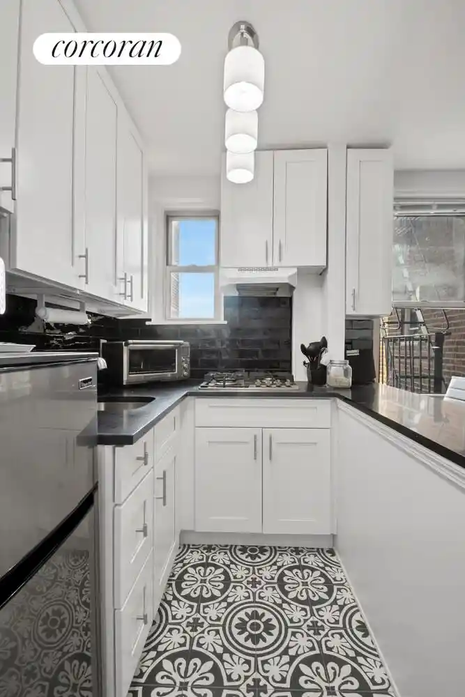 Listing Photo 2 - Condo for sale in 330 Hvn Ave located at 330 Hvn Ave, New York City, NY 10033 - Unit #5J