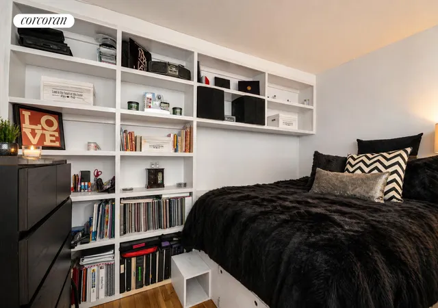 Listing Photo 4 - Condo for sale in building located at 330 Hvn Ave, New York City, NY 10033 - Unit #5J