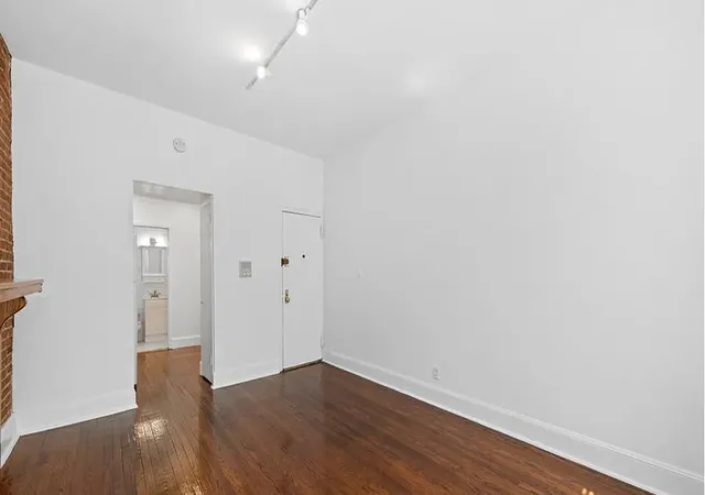 Photo 2 of Condo for sale at 333 E 85th Street #2A, New York, NY 10028 | MLS# RLS20088547 | Listing updated on 2026-09-30