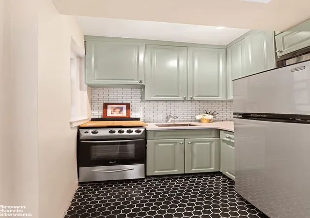Photo 3 of Sale Pending at 49 W 72nd Street #6E, New York City, NY 10023 | MLS# RLS20088847 | Listing updated on 2026-09-09
