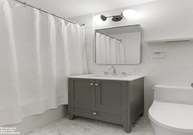 Photo 4 of Sale Pending at 399 E 72nd Street #3D, New York, NY 10021 | MLS# RLS20089560 | Listing updated on 2026-09-18
