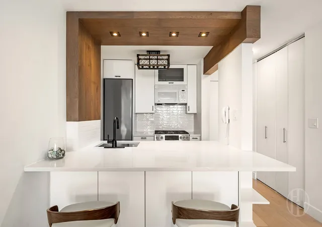 Photo 3 of House for sale at 200 Rector Pl #35C, New York City, NY 10280 | MLS# RLS20090212 | Listing updated on 2026-09-27