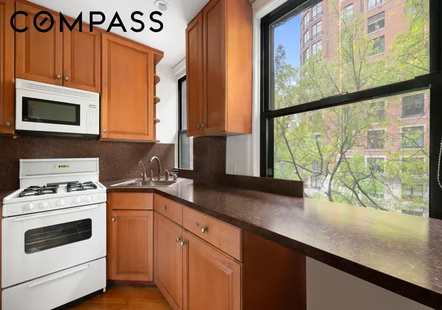 Photo 3 of Sale Pending at 545 W End Ave #4B, New York City, NY 10024 | MLS# RLS20086953 | Listing updated on 2026-09-20