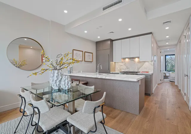 Photo 4 of Sale Pending at 21-31 Shore Blvd #3B, New York City, NY 11105 | MLS# RLS20091817 | Listing updated on 2026-09-05