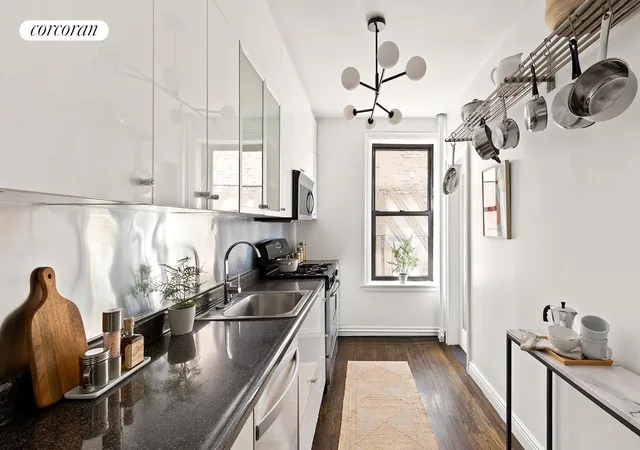Photo 3 of Sale Pending at 400 Lincoln Pl #3H, New York City, NY 11238 | MLS# RLS20091918 | Listing updated on 2026-10-05