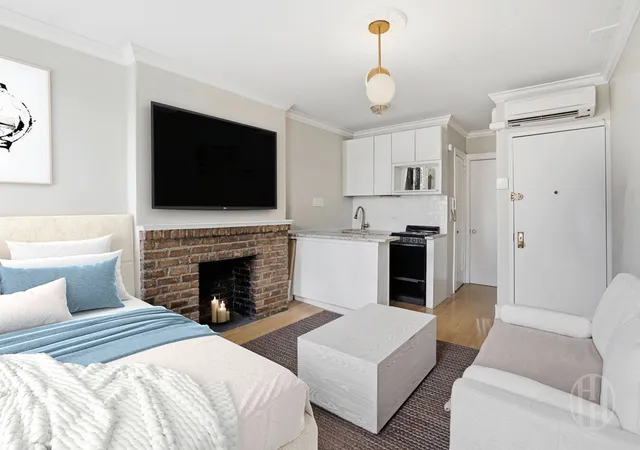 Photo 2 of Townhouse for sale at 354 W 12th Street #4D, New York, NY 10014 | MLS# RLS20092505 | Listing updated on 2026-10-04