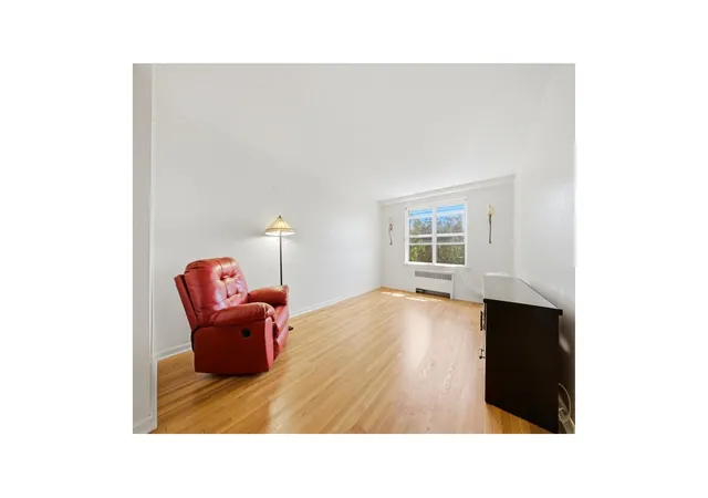 Photo 2 of Sale Pending at 2080 Barnes Ave #3B, New York City, NY 10462 | MLS# RLS20092804 | Listing updated on 2026-09-30