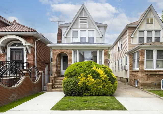 Single family home for sale at 1570 Hendrickson St, Brooklyn, NY 11234 | MLS# RLS20093230