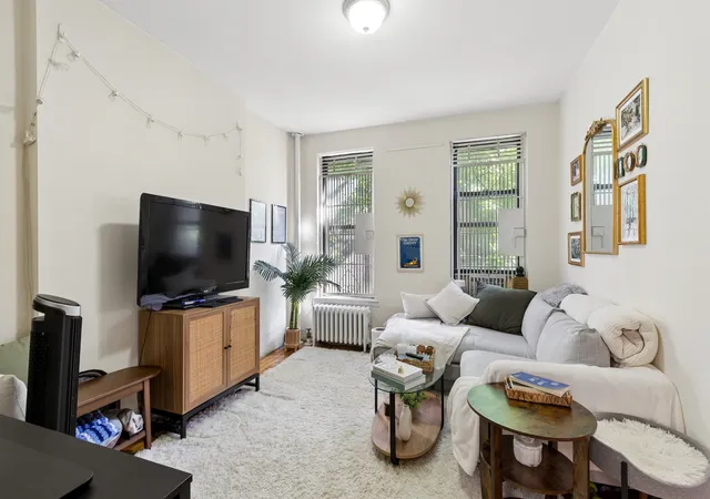 Photo 1 of Sale Pending at 521 E 83rd Street #4R, New York City, NY 10028 | MLS# RLS20093539 | Listing updated on 2026-09-15