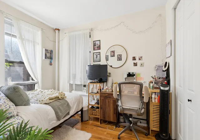 Photo 3 of Sale Pending at 521 E 83rd Street #4R, New York City, NY 10028 | MLS# RLS20093539 | Listing updated on 2026-09-15