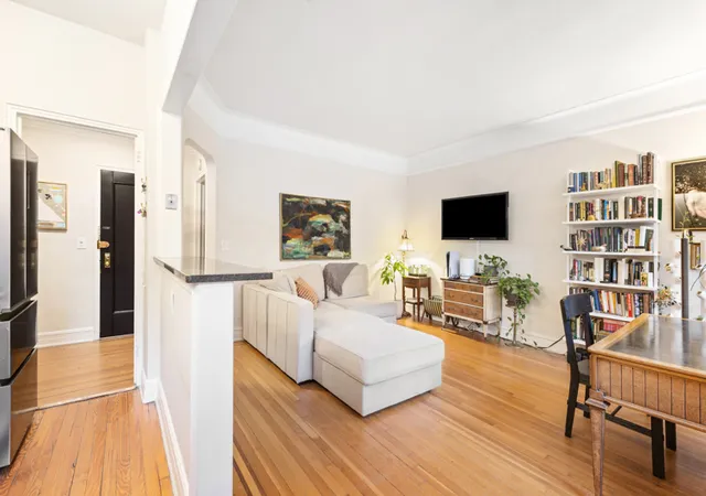 Listing Photo 4 - Condo for sale in building located at 124 E 91St St, New York City, NY 10128 - Unit #2D