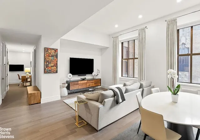 House for sale at 100 Barclay St #17J, New York City, NY 10007 | MLS# RLS20094586 | Listing updated on 2026-10-04