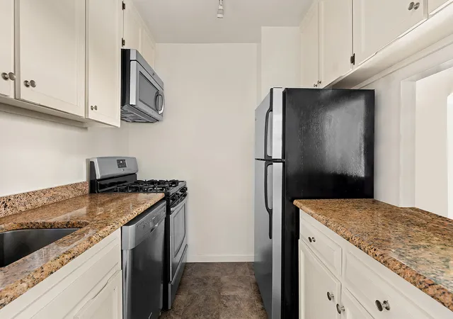 Photo 3 of Condo for sale at 2025 Broadway #8E, New York, NY 10023 | MLS# RLS20094790 | Listing updated on 2026-09-16