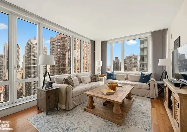 Listing Photo 2 - Condo for sale in building located at 250 E 53Rd St, New York City, NY 10022 - Unit #2702