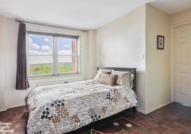 Photo 4 of Sale Pending at 4525 Henry Hudson Pkwy W #B1003, New York City, NY 10471 | MLS# RLS20095275 | Listing updated on 2026-09-01