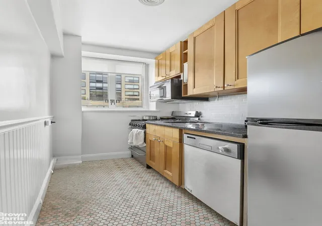 Photo 4 of House for sale at 200 W 20th Street #1007, New York City, NY 10011 | MLS# RLS20095522 | Listing updated on 2026-08-30