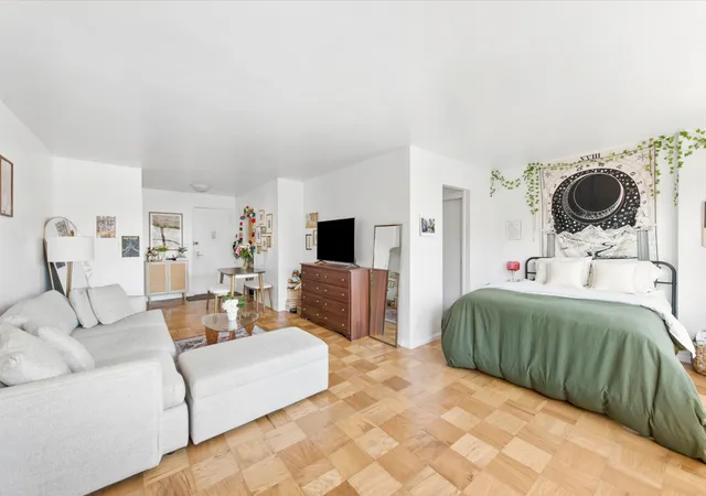 Photo 3 of Condo for sale at 205 W End Ave #16F, New York City, NY 10023 | MLS# RLS20095846 | Listing updated on 2026-10-04