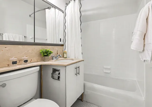 Photo 3 of Sale Pending at 201 W 70th Street #2L, New York, NY 10023 | MLS# RLS20096466 | Listing updated on 2026-09-15