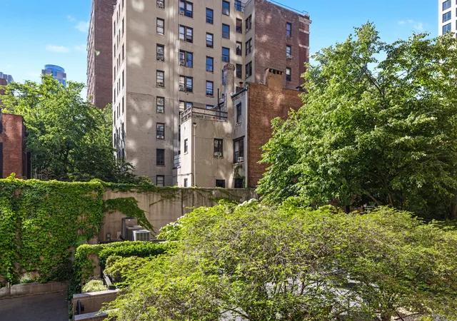 Photo 4 of Sale Pending at 201 W 70th Street #2L, New York, NY 10023 | MLS# RLS20096466 | Listing updated on 2026-09-15