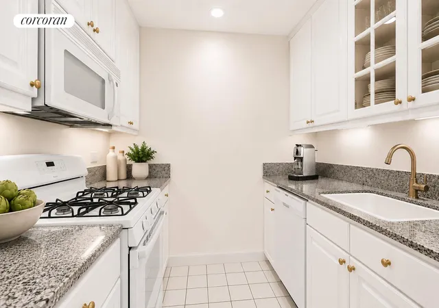Photo 4 of House for sale at 308 E 72nd Street #7E, New York, NY 10021 | MLS# RLS20096632 | Listing updated on 2026-09-14