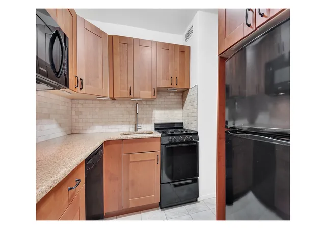 Photo 2 of Condo for sale at 5700 Arlington Ave #5N, New York City, NY 10471 | MLS# RLS20097573 | Listing updated on 2026-09-16