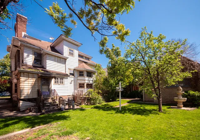 Photo 2 of Mansion for sale at 1112 Albemarle Rd, Brooklyn, NY 11218 | MLS# RLS20097799 | Listing updated on 2026-10-02