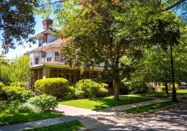 Photo 3 of Mansion for sale at 1112 Albemarle Rd, Brooklyn, NY 11218 | MLS# RLS20097799 | Listing updated on 2026-10-02