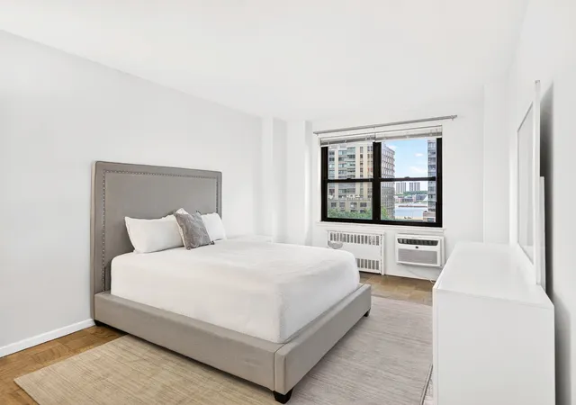 Photo 4 of House for sale at 185 W End Ave #7R, New York City, NY 10023 | MLS# RLS20098164 | Listing updated on 2026-08-30