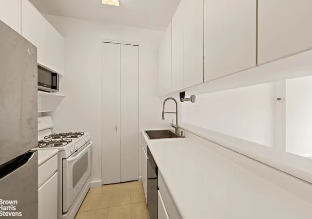 Photo 2 of Sale Pending at 101 W 79th Street #4F, New York, NY 10024 | MLS# RLS20098194 | Listing updated on 2026-10-01